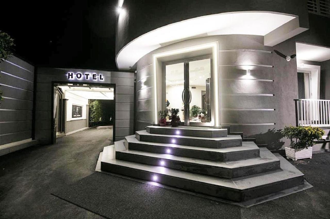Hotel Trionfal Qualiano Extérieur photo